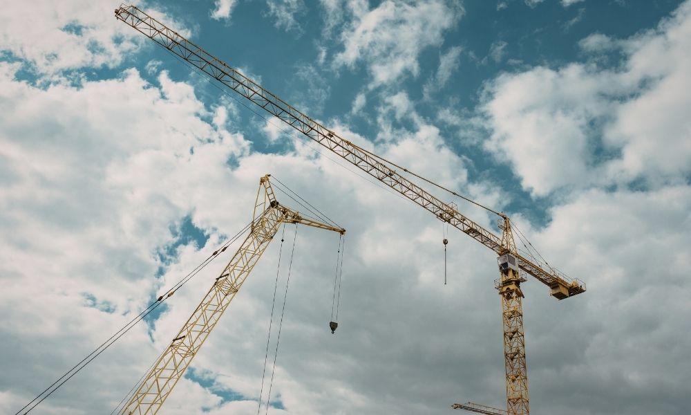 Operating administrative buildings with high efficiency Operating administrative buildings with high efficiency