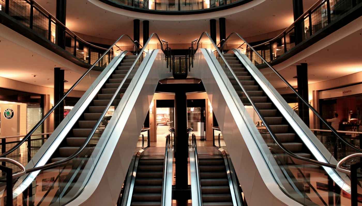 Introduction to the Operation and Management of Commercial and Administrative Centers in Egypt Professional operation and management of commercial and administrative centers in Egypt, ensuring efficiency, ROI, and sustainable facility management.